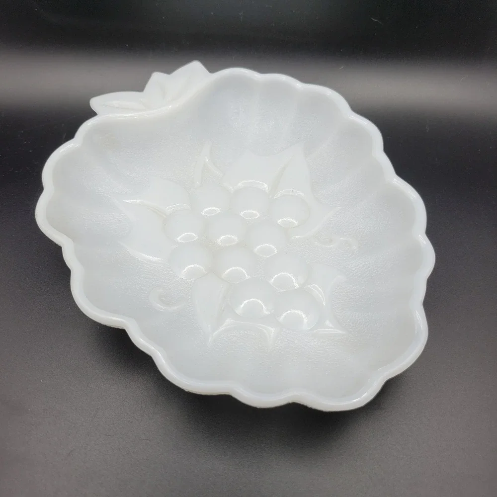 Vintage Milk Glass Grape‎ Leaf Candy Dish Serving Bowl